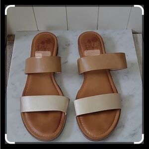 Jellypop Kirara Tan & Gold Sandals Sz. 8- NEW with box